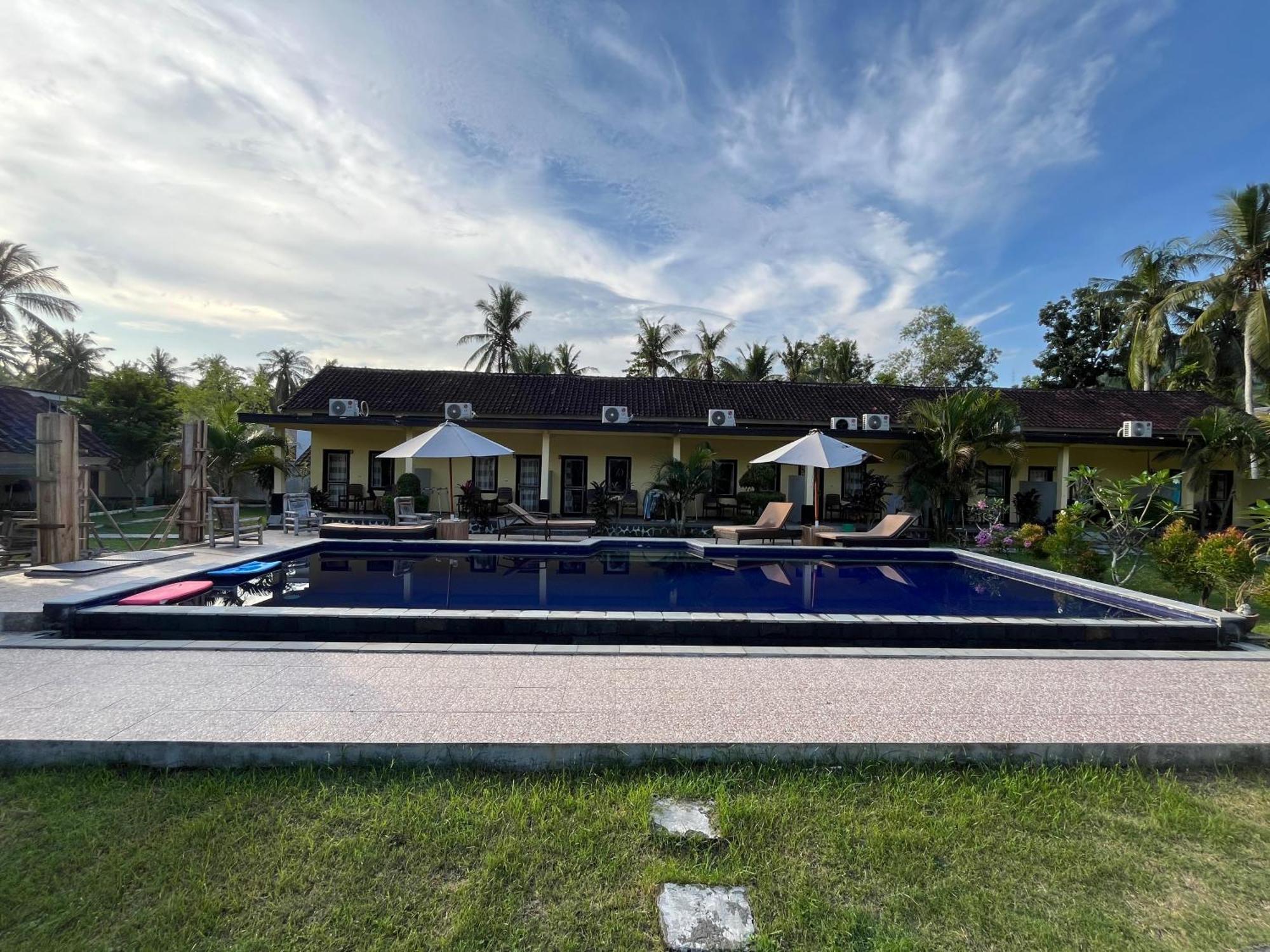 Kuta Lodge Homestay Exterior foto